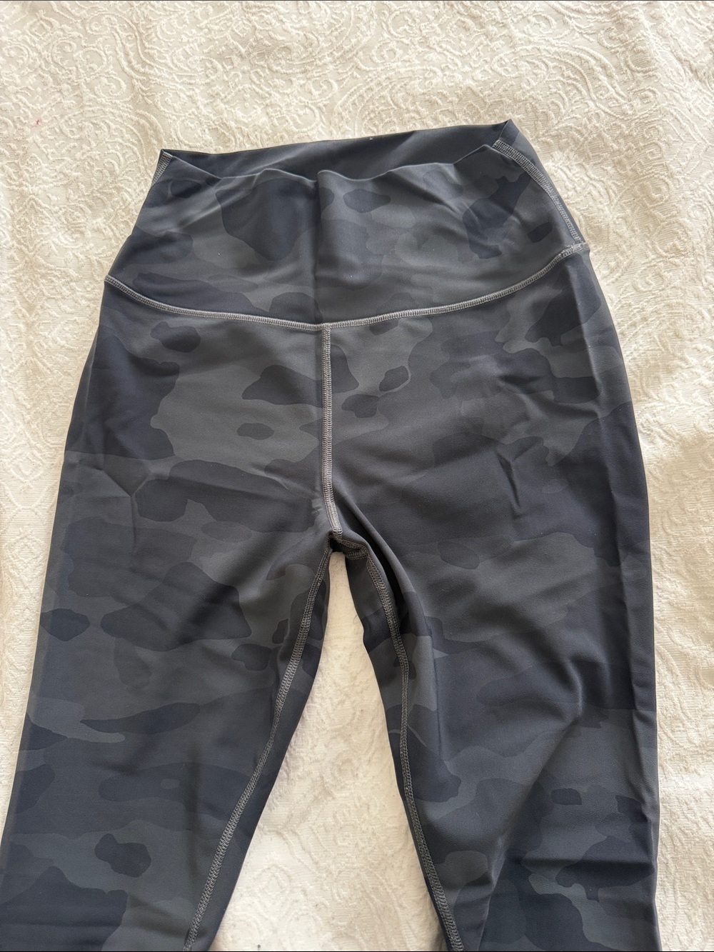 ALO Yoga Kids' Dark Gray Black Camo Leggings